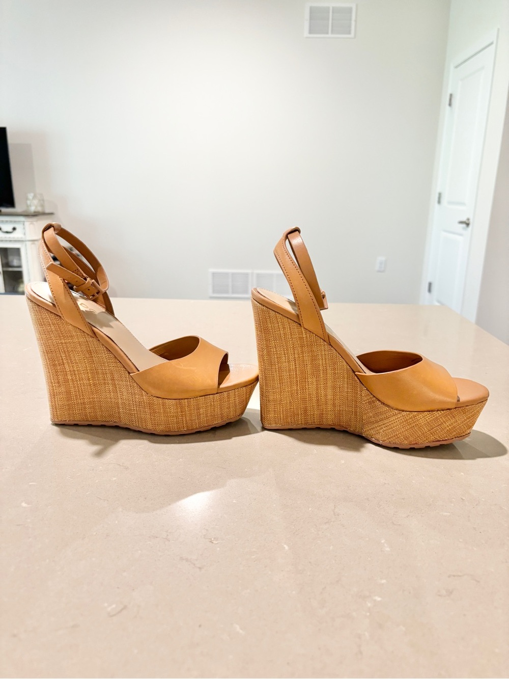 ALDO Women’s Tan Platform Wedge Sandals Ankle Strap Size 6